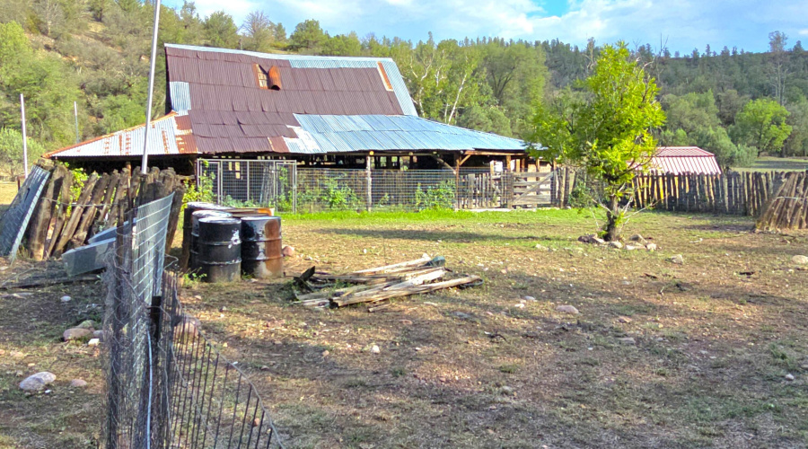 Barn Corral & Solar Power Shed