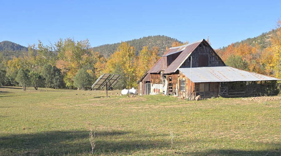 Aut E Pasture & Barn
