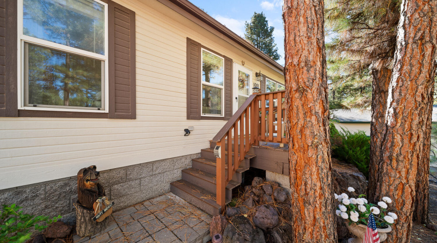 Front Deck and Entry