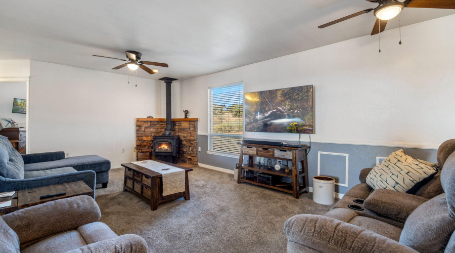 1689EagerAve-SnowflakeAZ-9