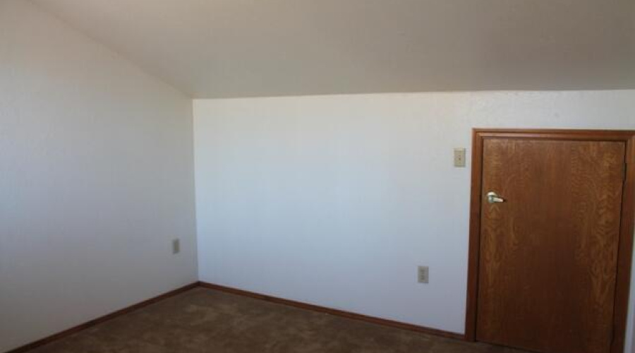 upstairs bedroom 2