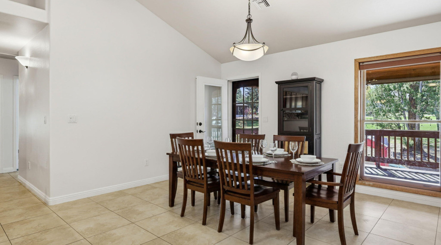 Dining Room (virtually staged)
