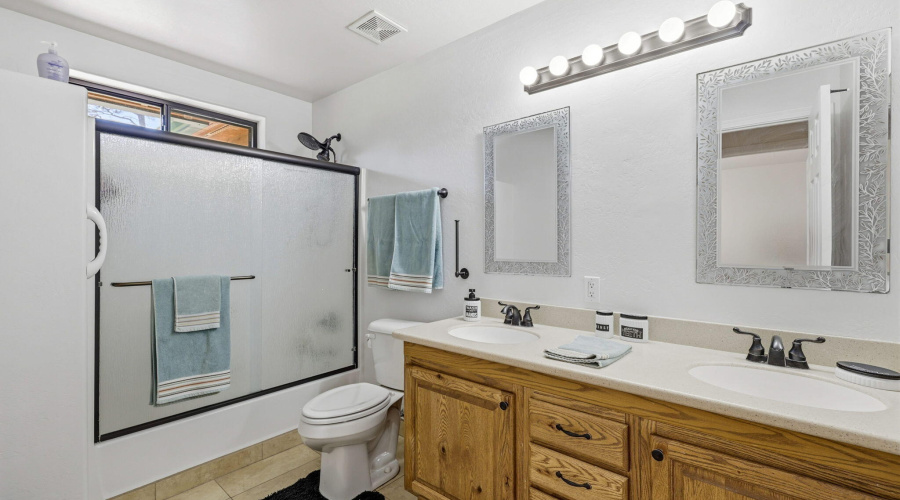 Shared Bathroom - Dual Sinks