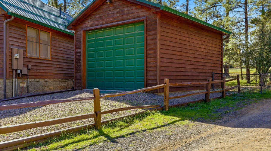 Detached Garage