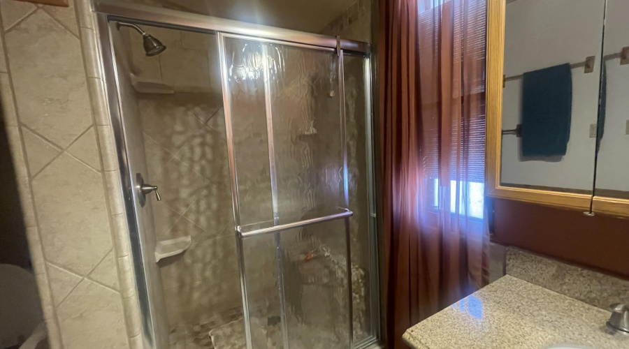 3/4 bath tile shower