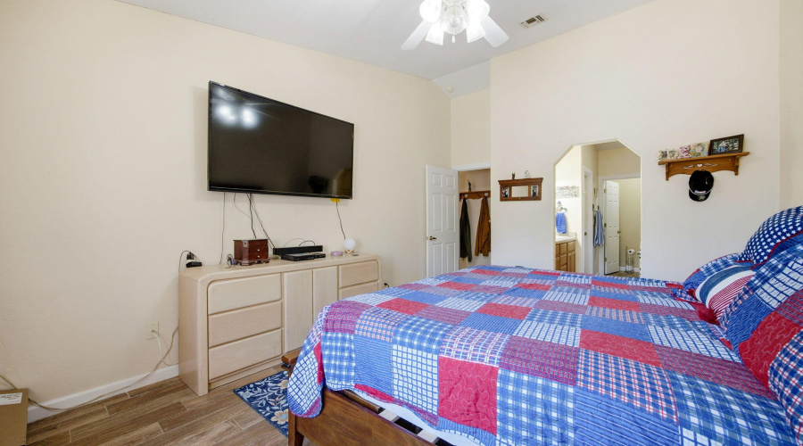 19 - Primary Suite 2