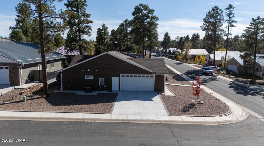 DJI_20251031140140_0001_D