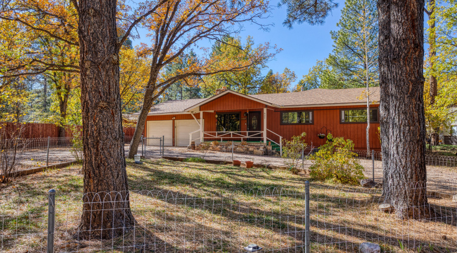 PAX_8890_AuroraHDR2019-edit