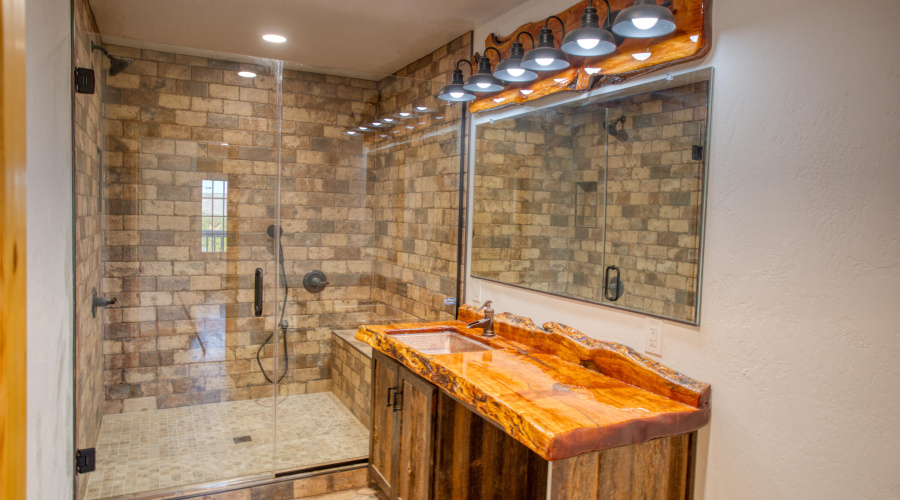 Conf Center Private Bthrm