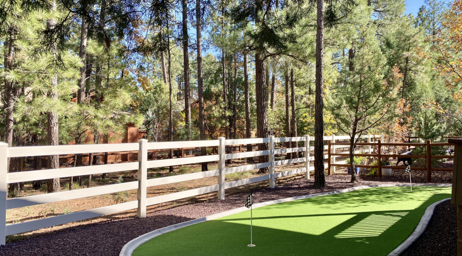 3 Hole Putting Green