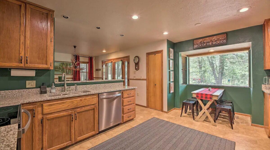 Built in Breakfast Nook