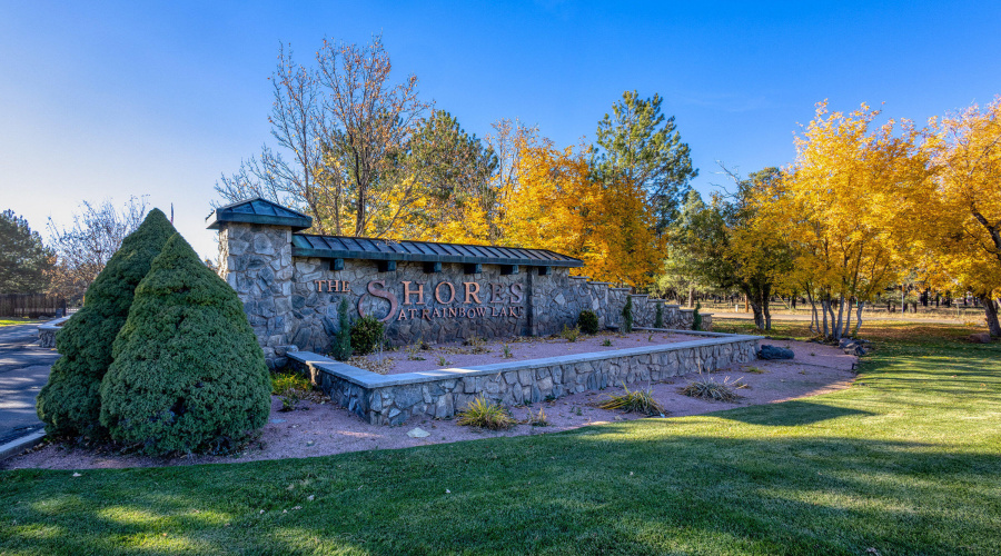 Entrance to The Shores