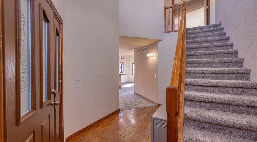 Foyer/Stairs up to primary