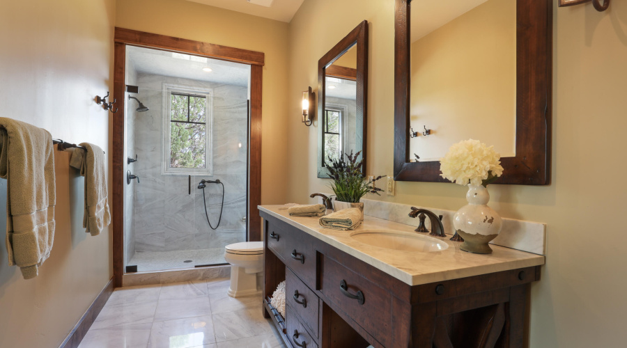 Main Level Guest Bath