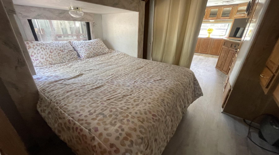 181 N 6th Dr Sleeping Area