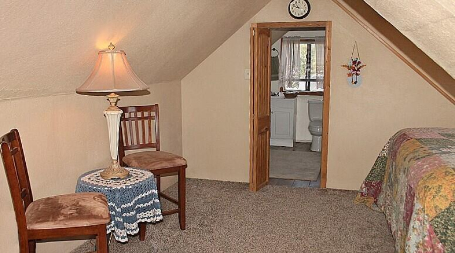 023_Upstairs Bedroom & Bath