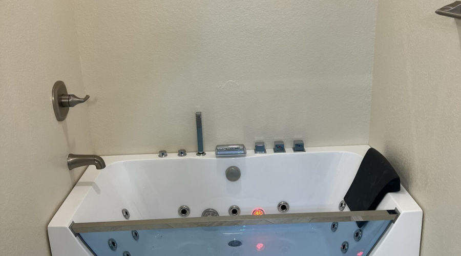 Primary Suite Bathroom