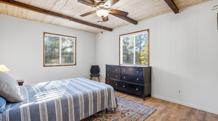 Primary Bedroom w/Walk-In Closet
