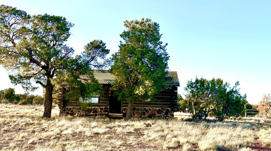 Old cabin/ conveys as-is