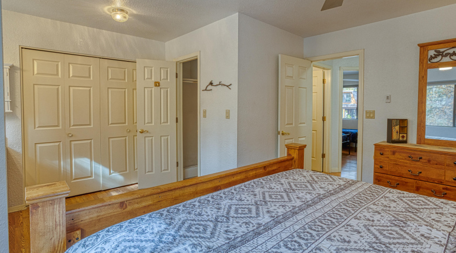 PAX_9229_AuroraHDR2019-edit