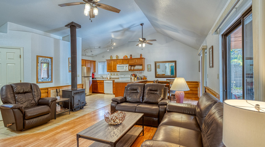 PAX_9244_AuroraHDR2019-edit