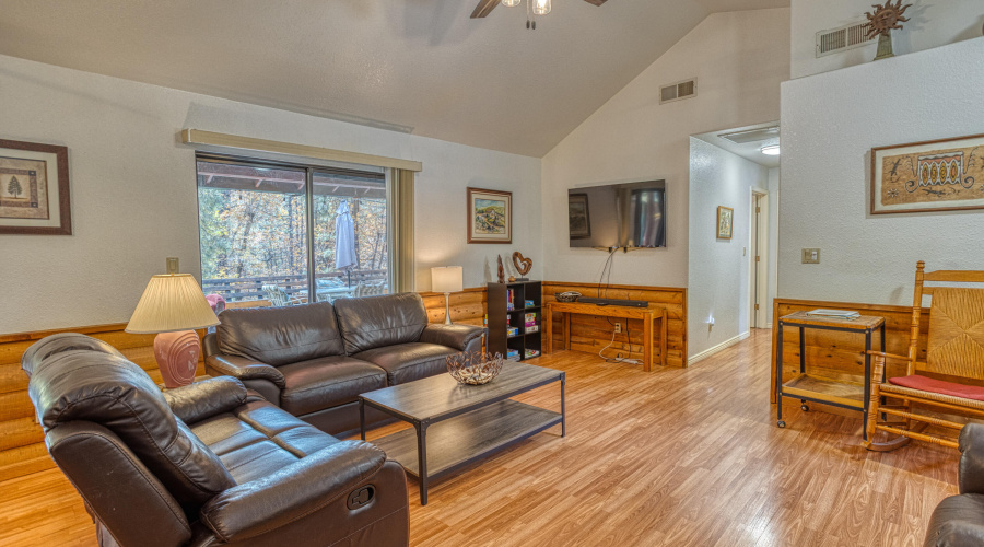 PAX_9253_AuroraHDR2019-edit