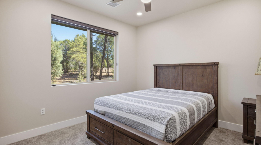 2701NEagleViewLp-ShowLowAZ-24