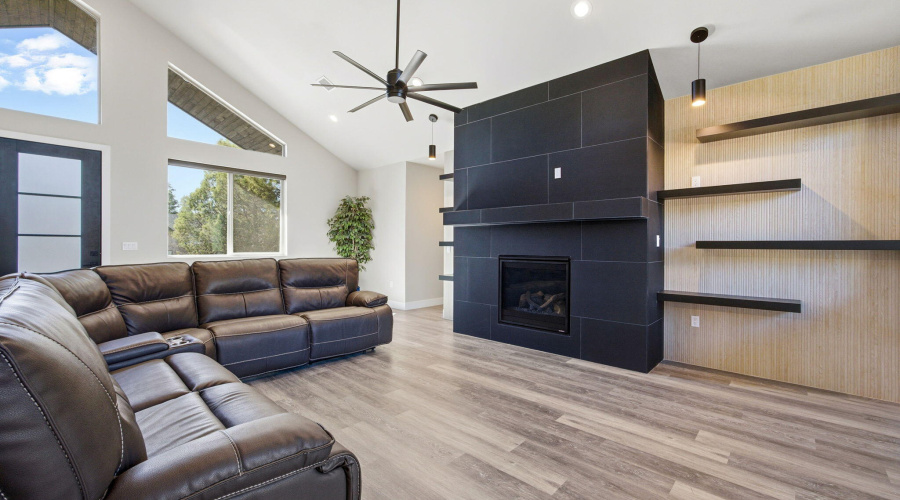 2701NEagleViewLp-ShowLowAZ-7