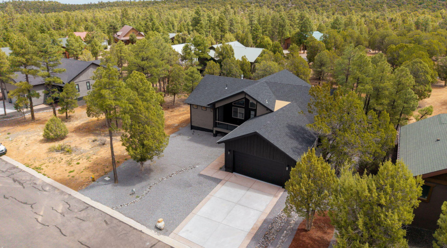 2701NEagleViewCir-ShowLowAZ-Drones-4