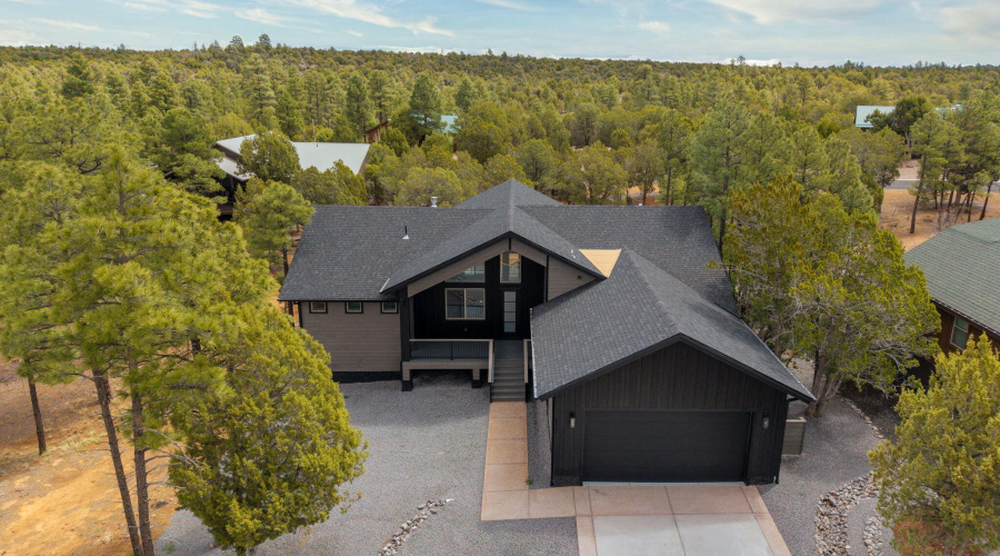 2701NEagleViewCir-ShowLowAZ-Drones-2