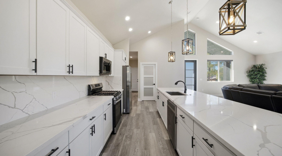 2701NEagleViewLp-ShowLowAZ-13