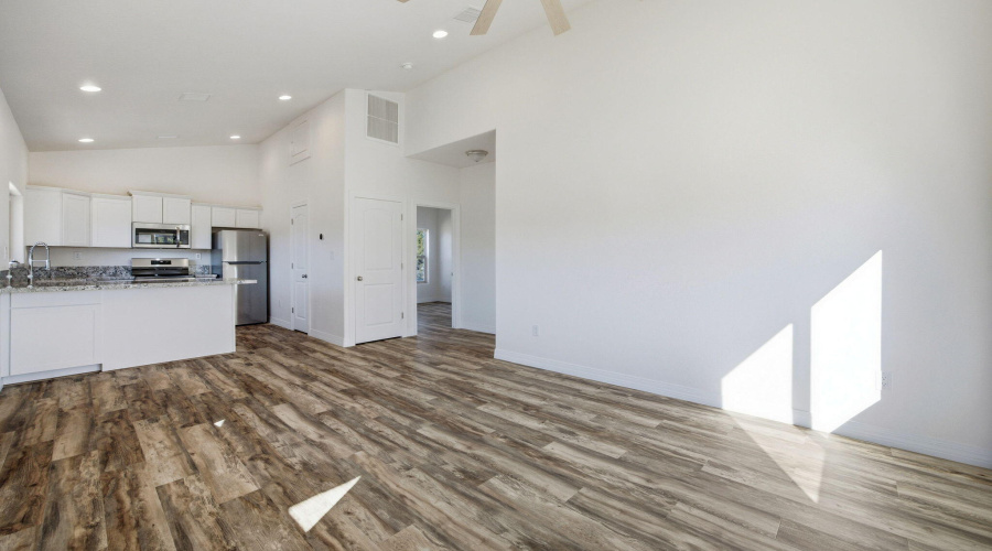 2224MeadowLn-HeberOvergaard-AZ-9