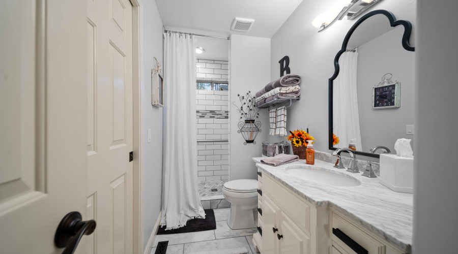 CB hall & 3rd BR bathroom