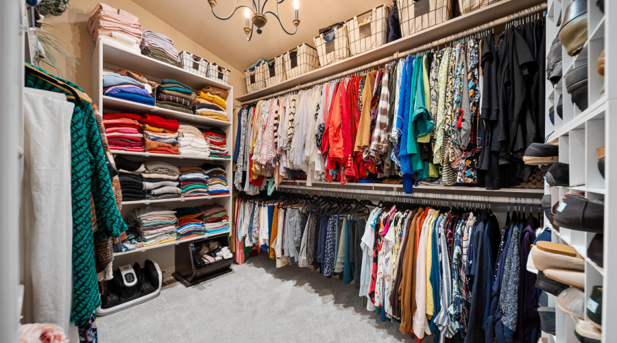 CB master walk in closet