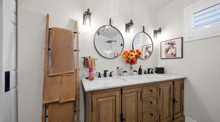 CB master bath double sinks