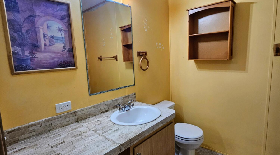 Main bedroom bathroom