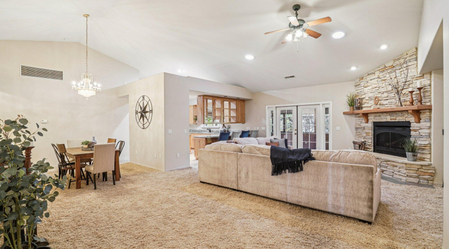 10-web-or-mls-Bonnie Brae Dr-S0811-010