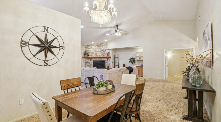 17-web-or-mls-Bonnie Brae Dr-S0811-017