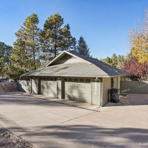 1-web-or-mls-Bonnie Brae Dr-S0811-001