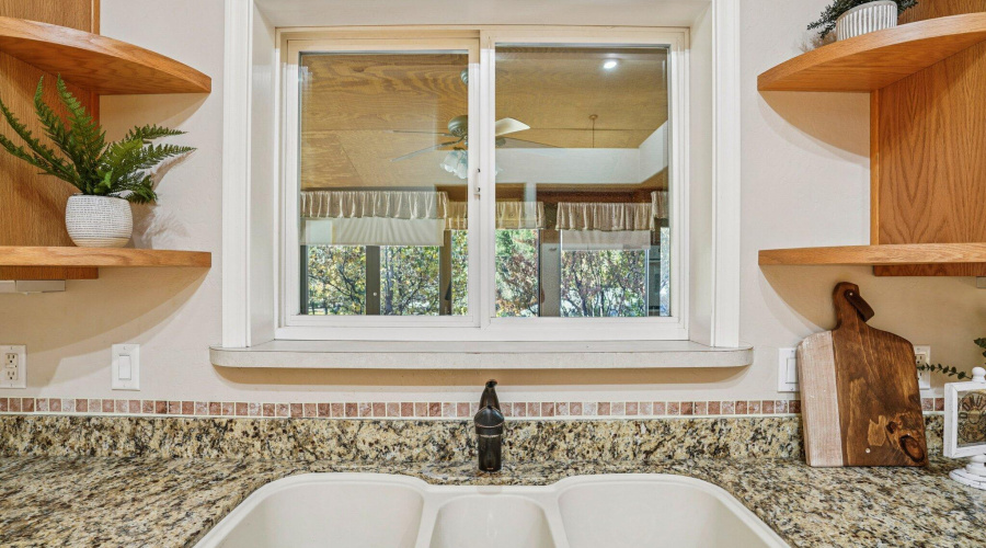 21-web-or-mls-Bonnie Brae Dr-S0811-021