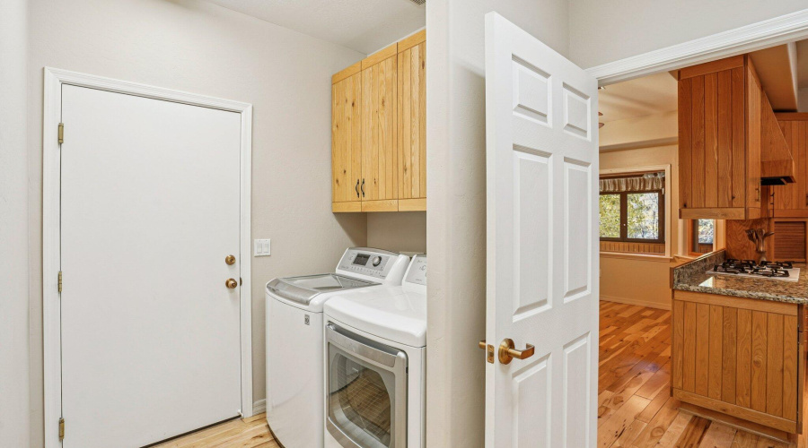 30-web-or-mls-Bonnie Brae Dr-S0811-030