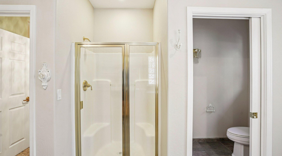 34-web-or-mls-Bonnie Brae Dr-S0811-034