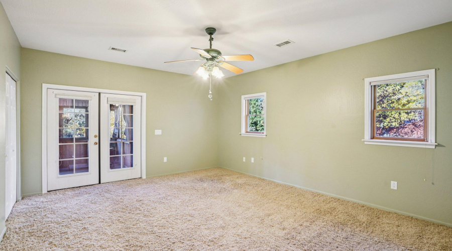 35-web-or-mls-Bonnie Brae Dr-S0811-035