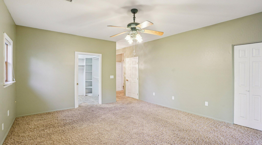 38-web-or-mls-Bonnie Brae Dr-S0811-038