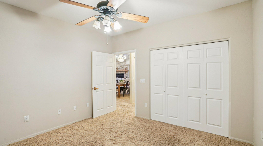 40-web-or-mls-Bonnie Brae Dr-S0811-040