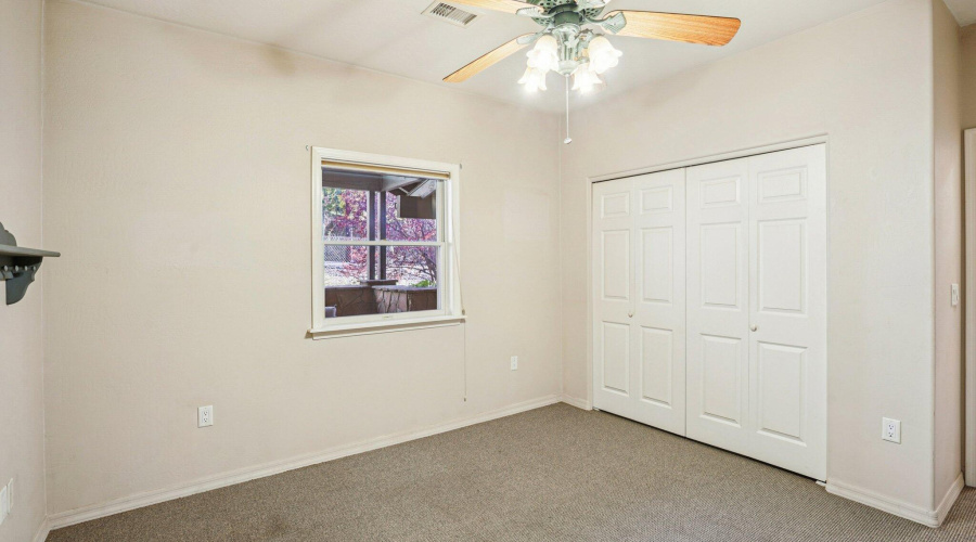 43-web-or-mls-Bonnie Brae Dr-S0811-043