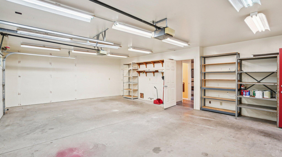 58-web-or-mls-Bonnie Brae Dr-S0811-058