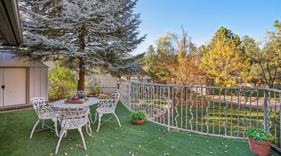 59-web-or-mls-Bonnie Brae Dr-S0811-059