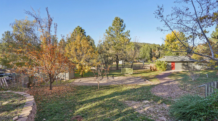 61-web-or-mls-Bonnie Brae Dr-S0811-061