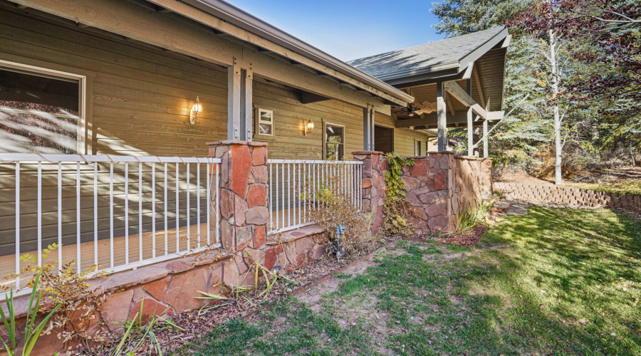 6-web-or-mls-Bonnie Brae Dr-S0811-006